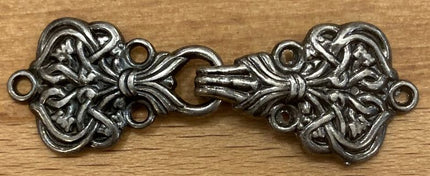 Nordic clasps