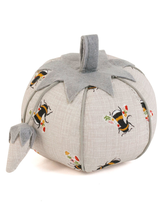 Pin cushion Bee Tomato PCT\587