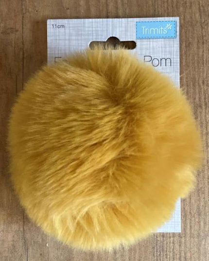 Pompom Faux Fur Mustard 11cm TTPOM12MUS