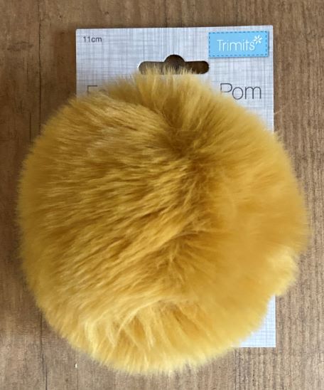 Pompom Faux Fur Mustard 11cm TTPOM12MUS