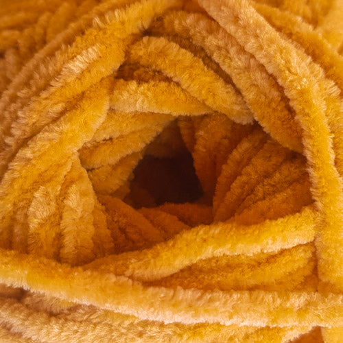 James C. Brett Flutterby Chunky B51